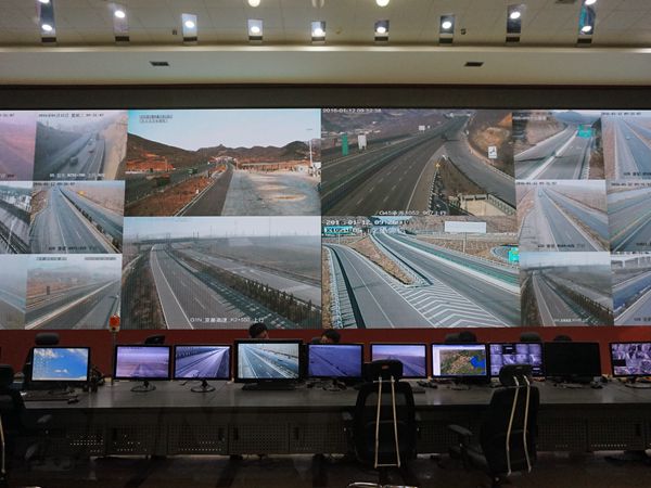 河北高速公路信息办理中间室内led全彩显现屏
