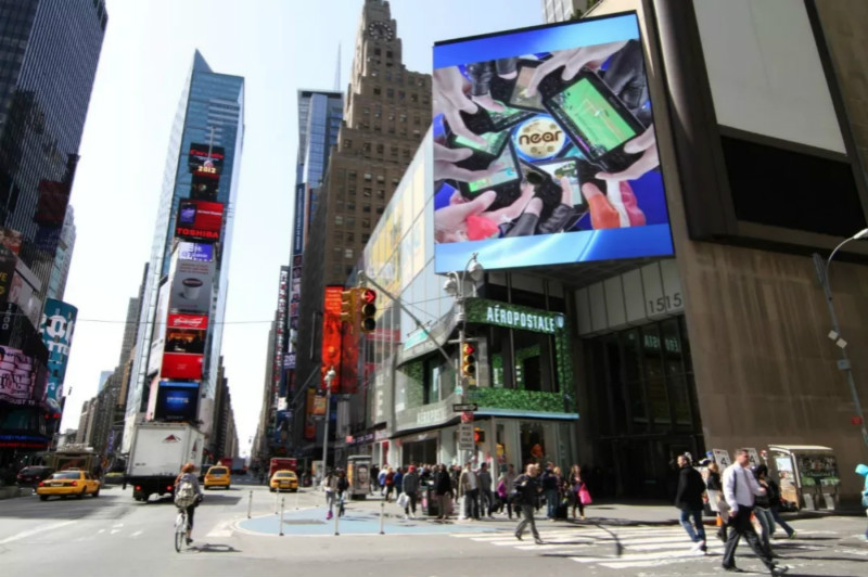 上海三思承建的Broadway 1515号显现屏
