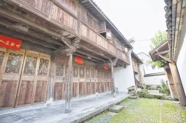 三思捐资补葺石西民故宅