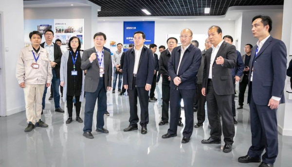 浙江省副省长欢快夫一行调研考查三思LED照明出产基地