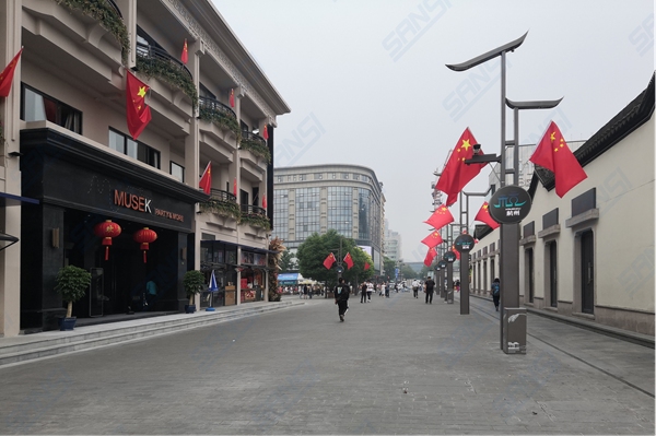 杭州湖滨路聪明路灯