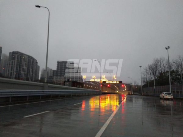 三思承建沿江通道越江地道照明(郊环地道局部)