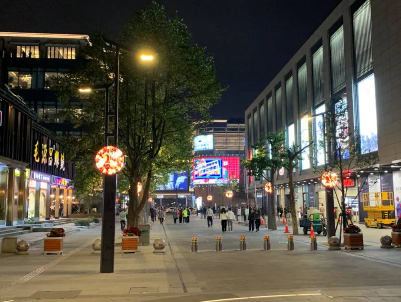 湖滨路聪明路灯实拍