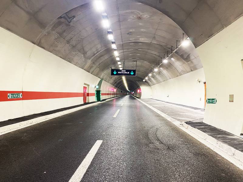 三思逆光款陶瓷散热地道灯