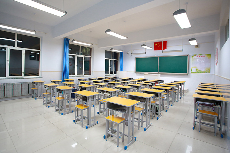 小学课堂护眼灯革新