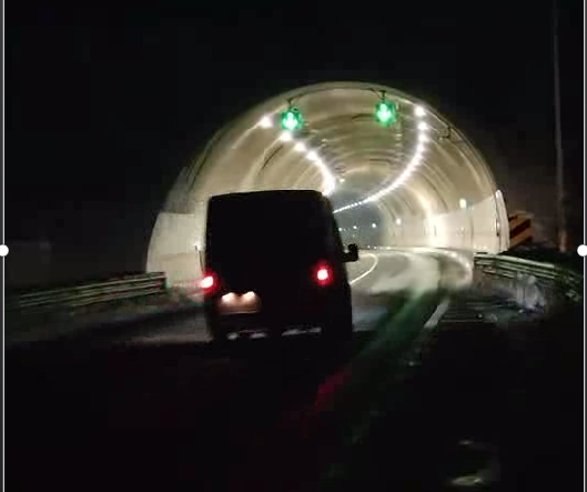 灯随车动,聪明地道,随车照明,处理计划