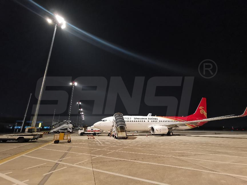 三思,机坪高杆灯,照亮天空,保障航空宁静,搭客出行